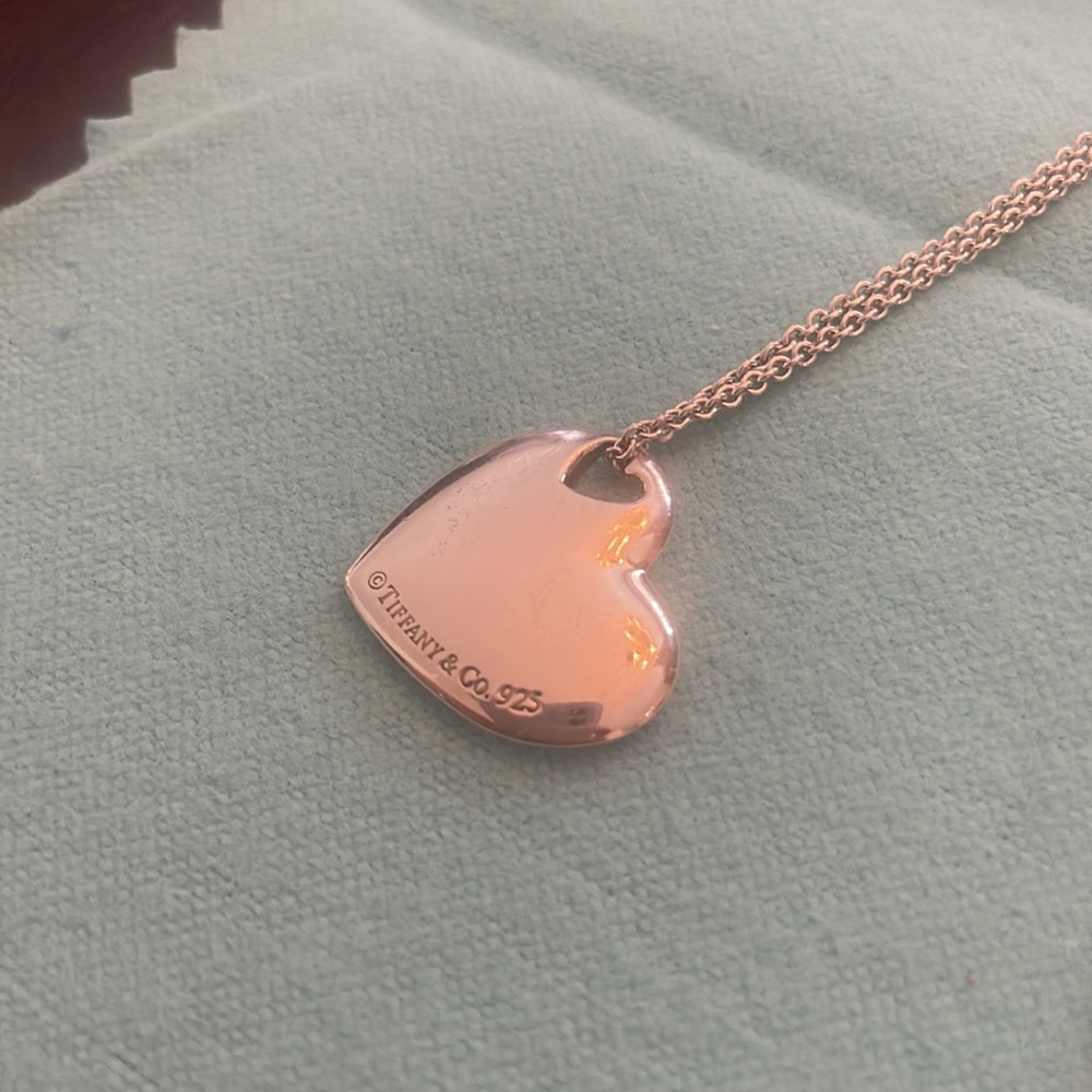 EUC Tiffany & Co heart necklace